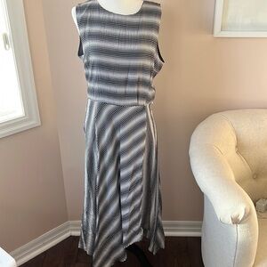 𝅺vince Camuto l NWT Sleeveless Dress